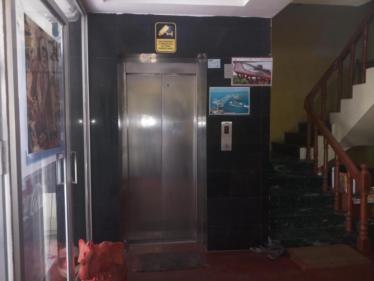 Sudhiksha Deluxe Hotel *