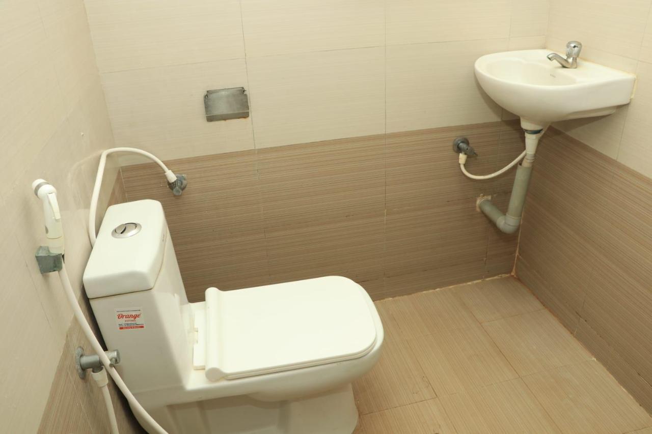 Ramleela Hotel 2*