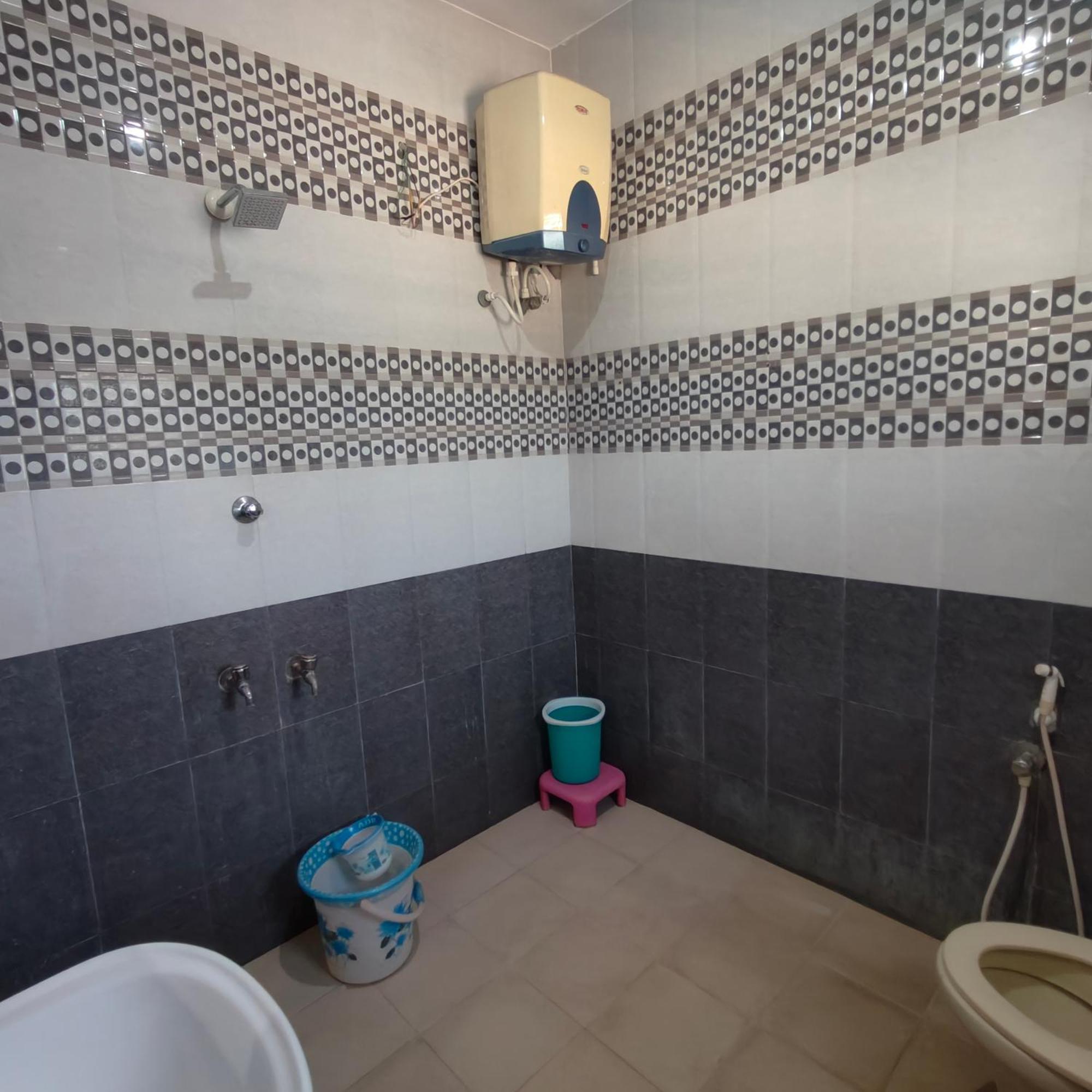Harish Hotel