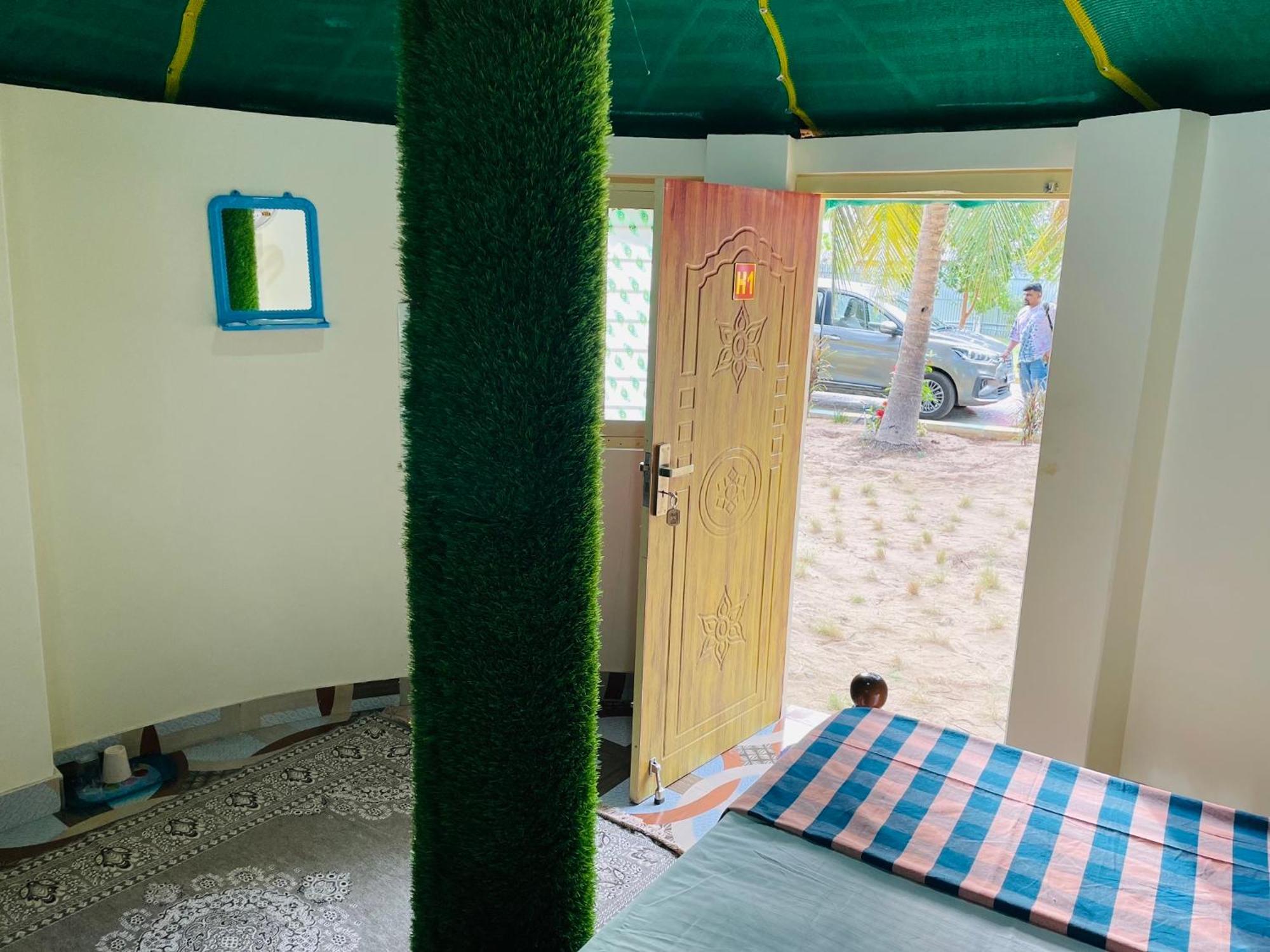 Resort Greenleaf And Restaurant Rameshwaram