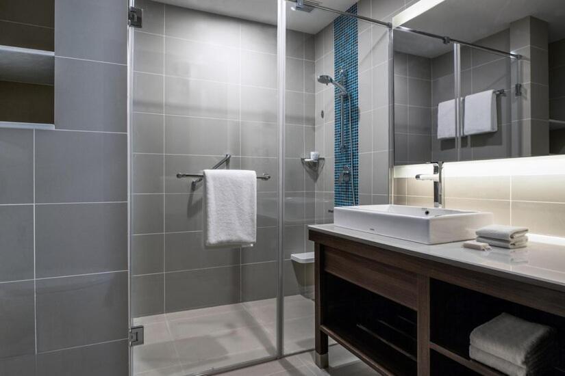 The Residency Towers, 5*