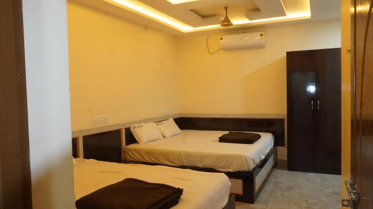 Sri Vasavi Residency 2*