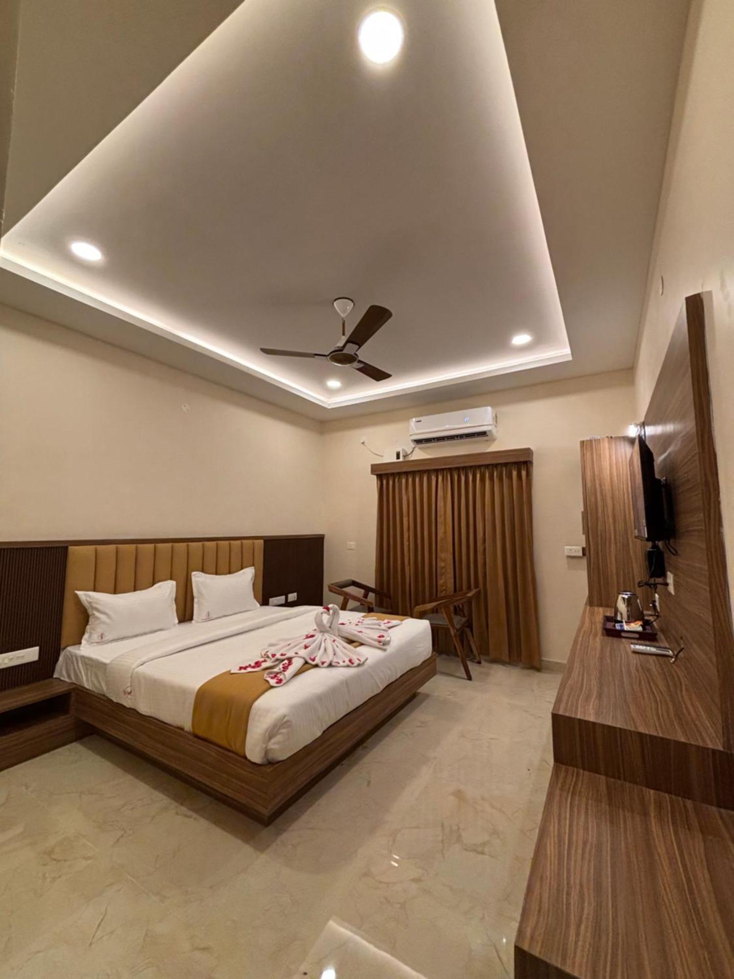 Hotel Saesha International