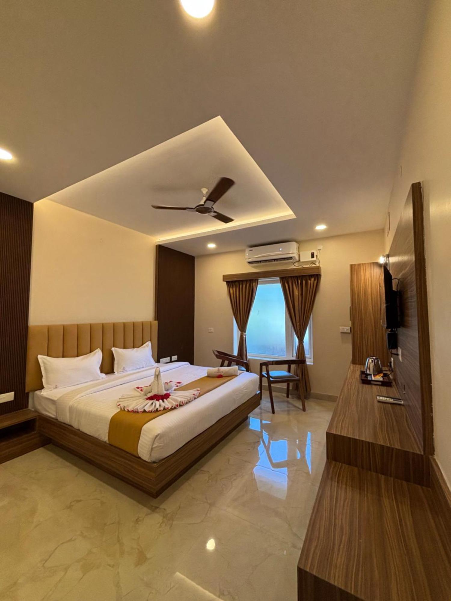 Hotel Saesha International