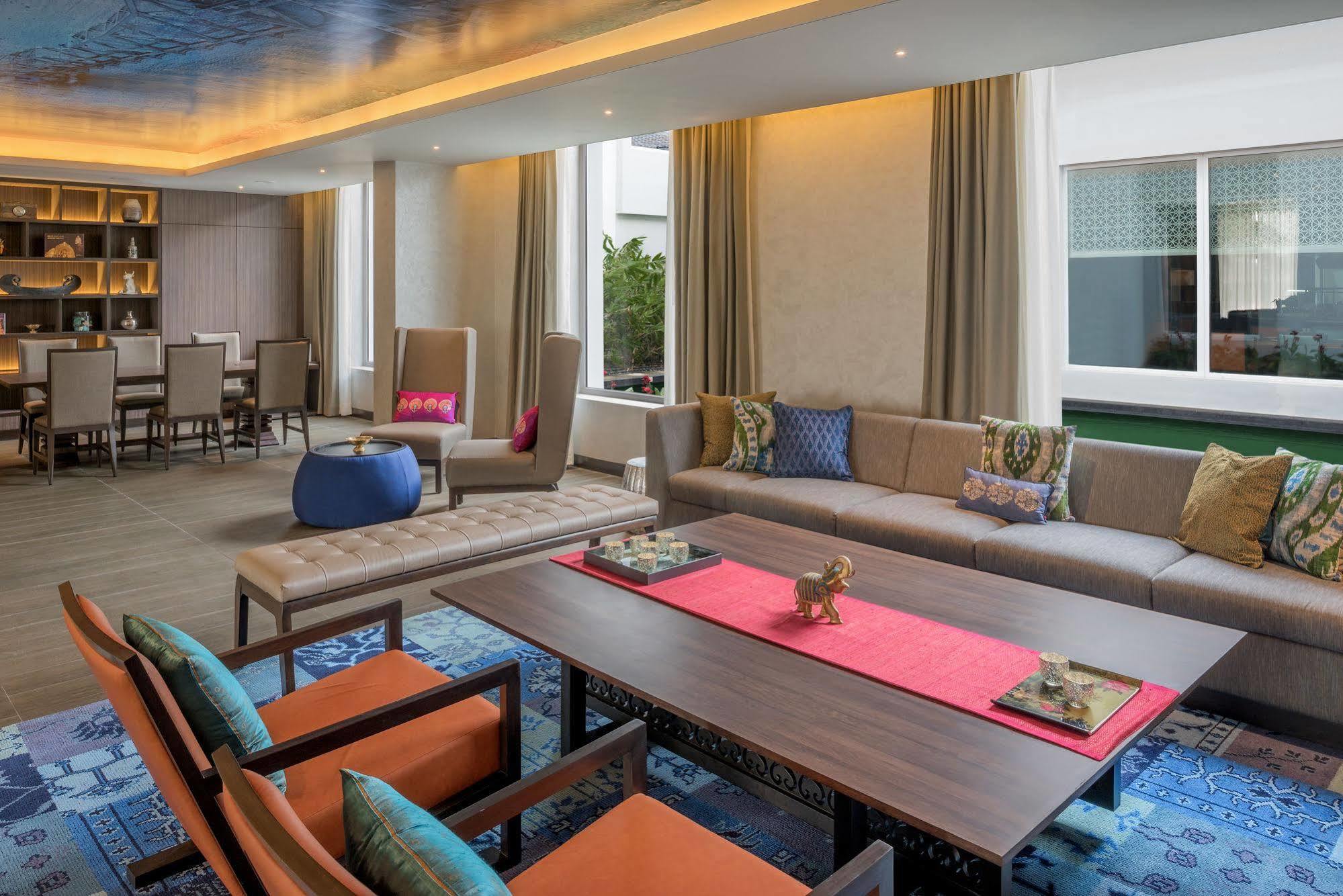 Hotel The Residency Towers, 5*