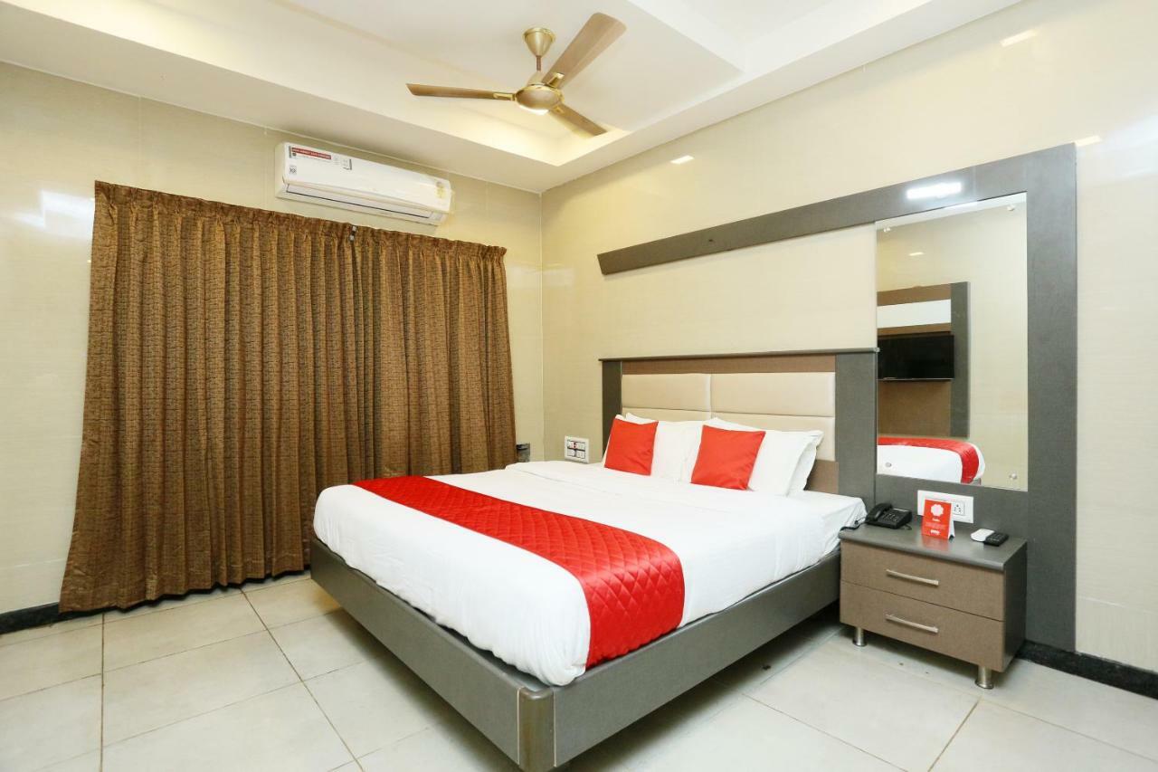 Hotel Oyo 18808 Rsn International 3*