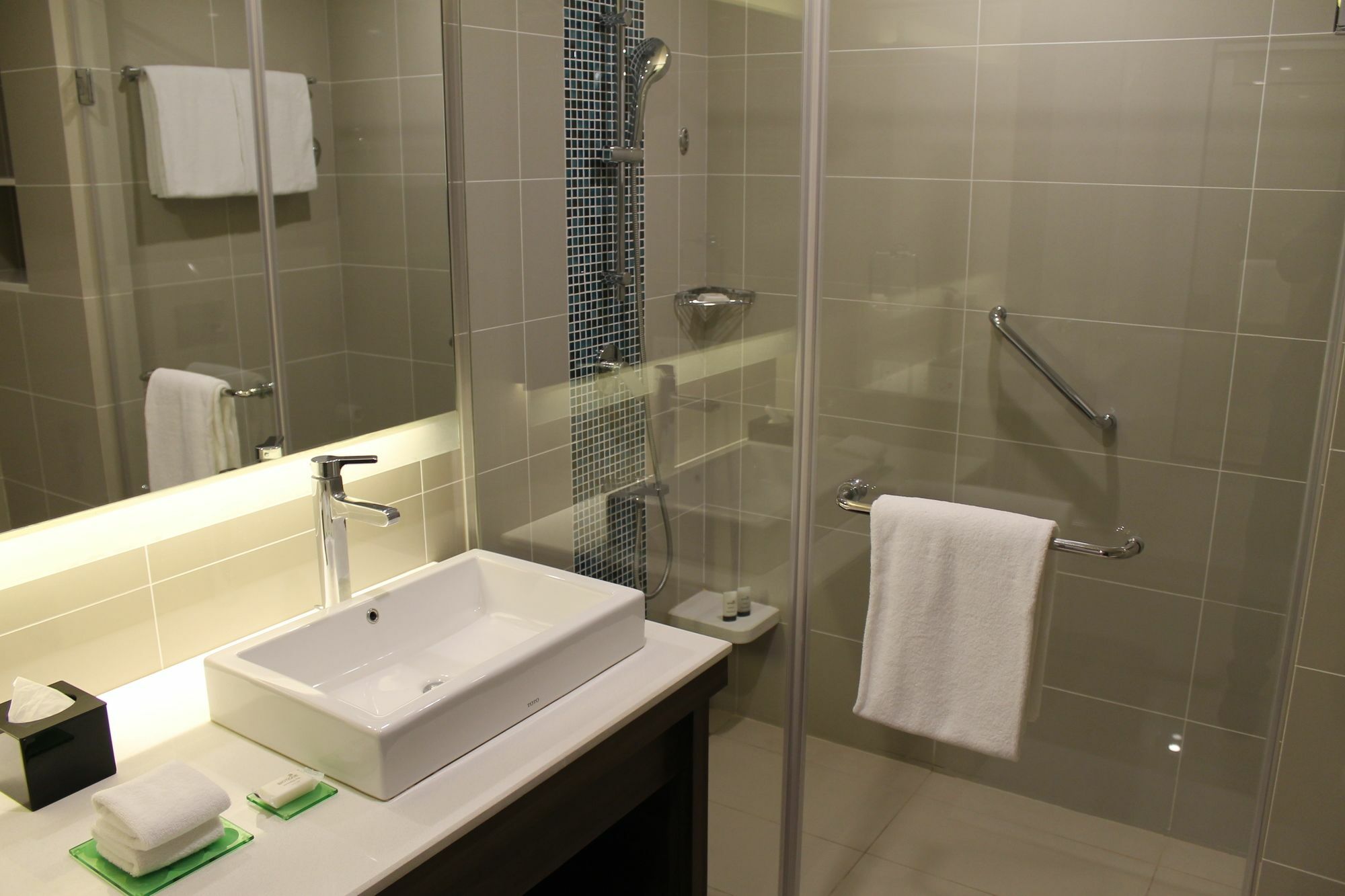 The Residency Towers, Hotel