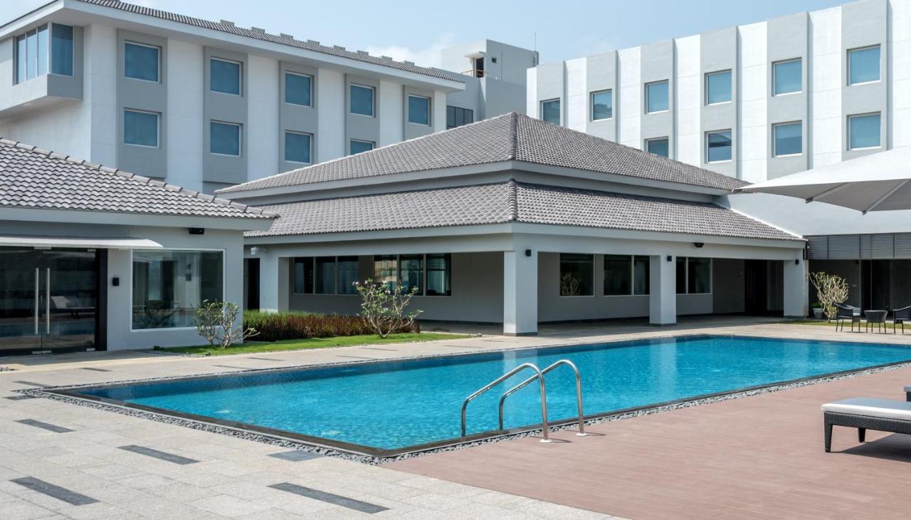 The Residency Towers, 5*