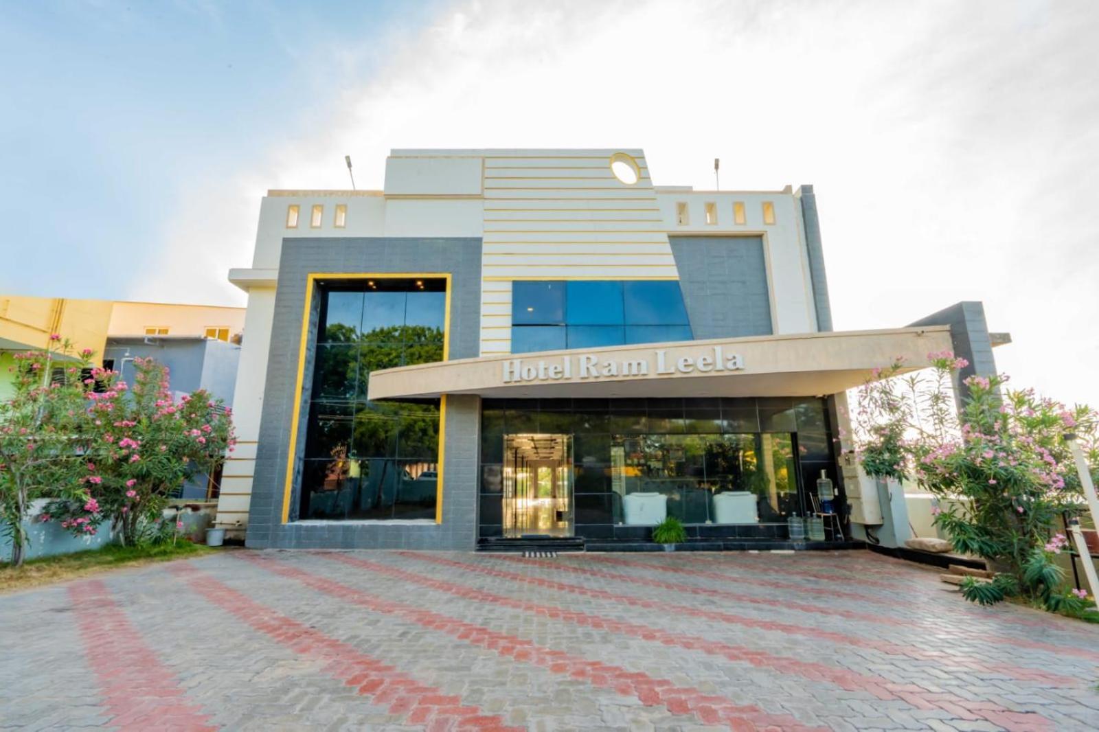Ramleela Hotel 2*