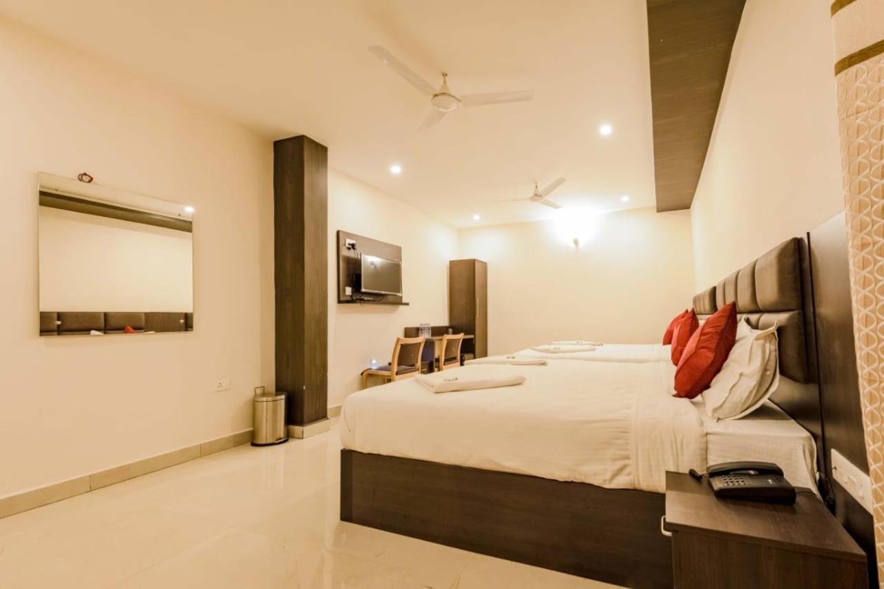 Harish Palace 3*